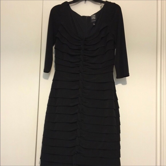 JAX Dresses & Skirts - JAX LITTLE BLACK DRESS SIZE 10